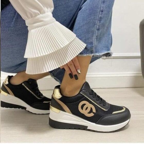 KAPRIS Sneakers Γυναικείο Μαύρο-Χρυσό - Image 3